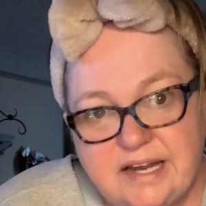 Debbie R.